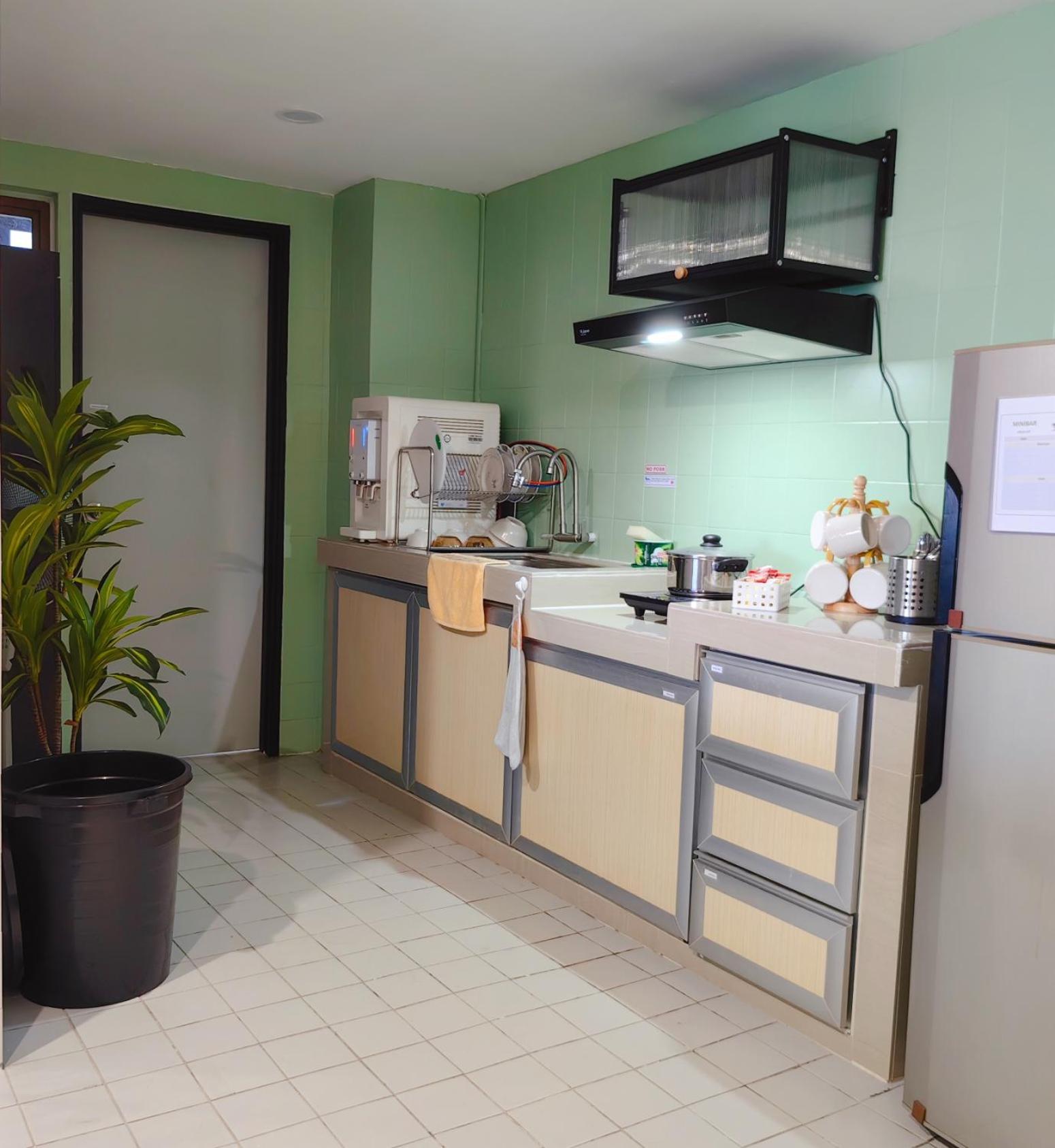 Apartemen Gx Pool View P0804 With Netflix, Tvbox And Games *