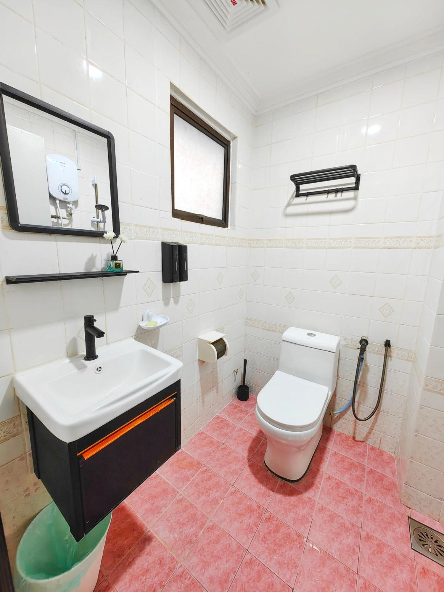 Apartemen Gx Pool View P0804 With Netflix, Tvbox And Games Malacca