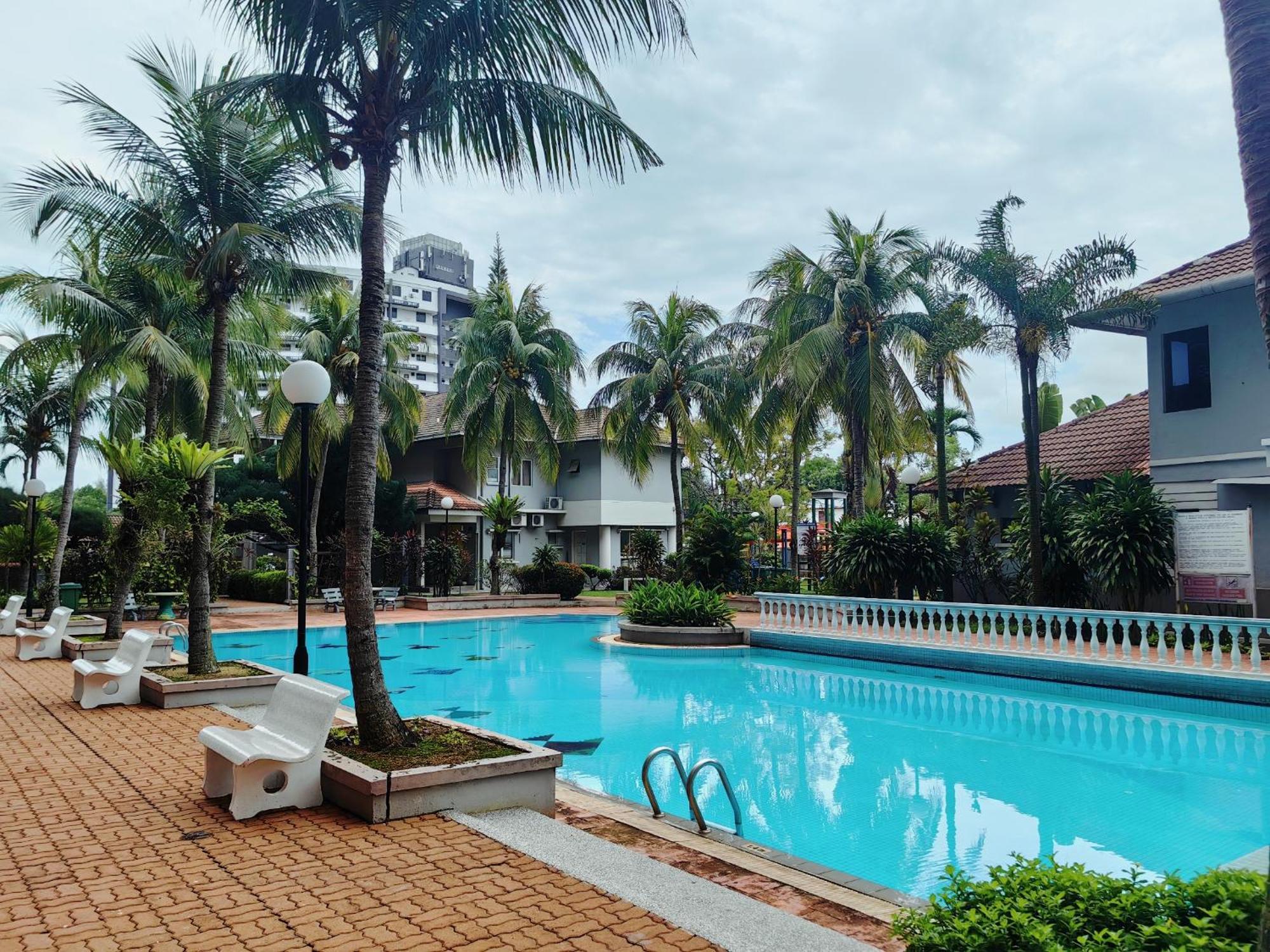 Gx Pool View P0804 With Netflix, Tvbox And Games * Malacca